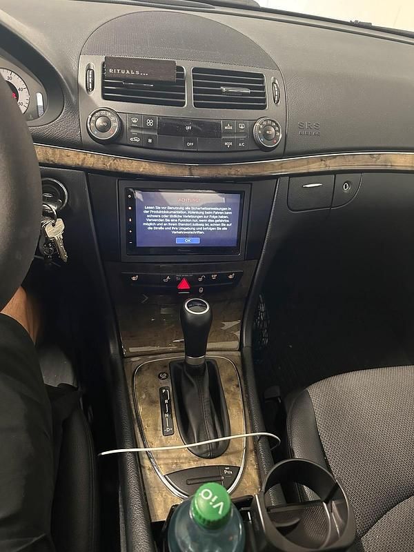 Gebraucht Mercedes E280 190 PS (139 kW) 2007 Schwarz Limousine