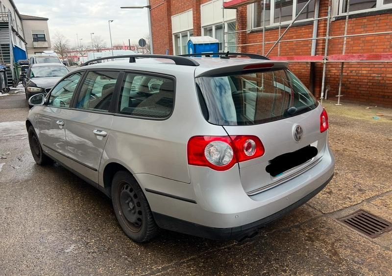 Gebraucht VW Passat 140 PS (102 kW) 2010 Silber Kombi
