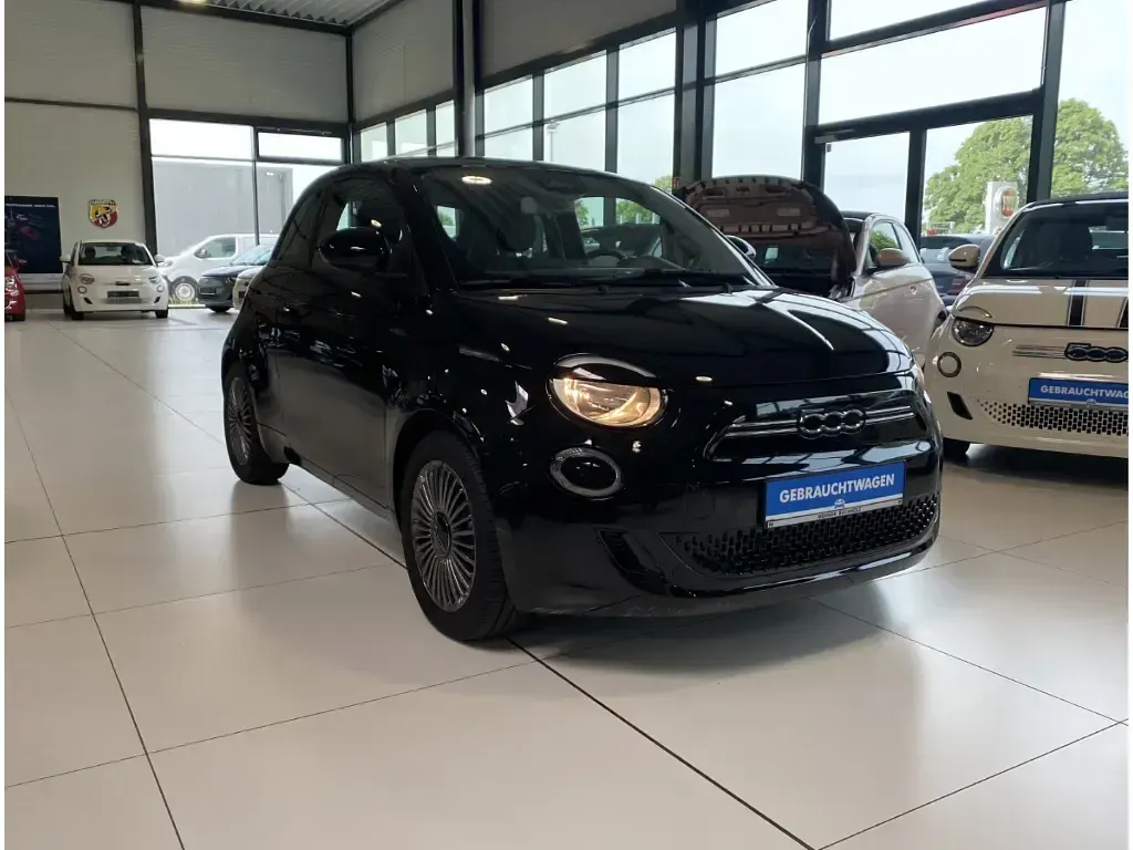 Gebraucht Fiat 500e Icon 86 kW (118 PS) 2022 Onyx schwarz) (schwarz Kleinwagen
