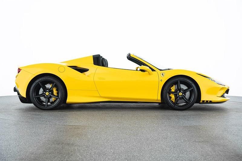 Gebraucht Ferrari F8 721 PS (530 kW) 2022 Giallo modena Cabrio