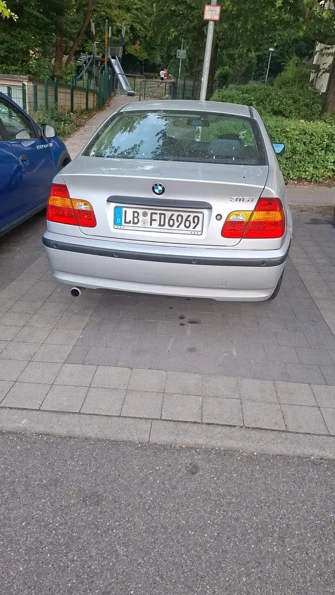 Gebraucht BMW 316 116 PS (85 kW) 2002 Silber Limousine