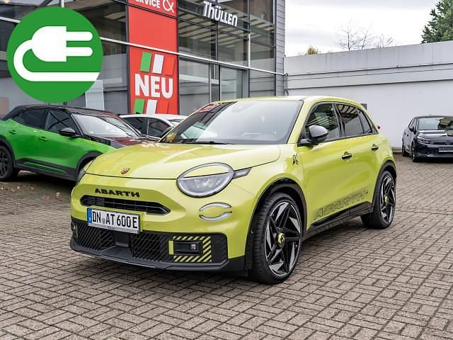 Grün Neu 2025 Abarth 600e Scorpionissima SUV | 47.890 € (Etwas zu teuer) - Bild 1/4