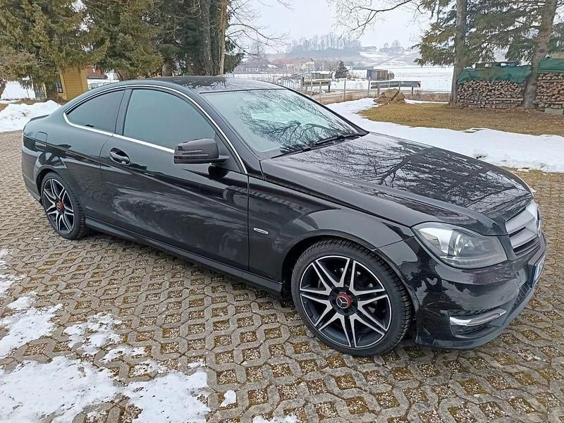 Gebraucht Mercedes C200 184 PS (135 kW) 2013 Schwarz Coupé