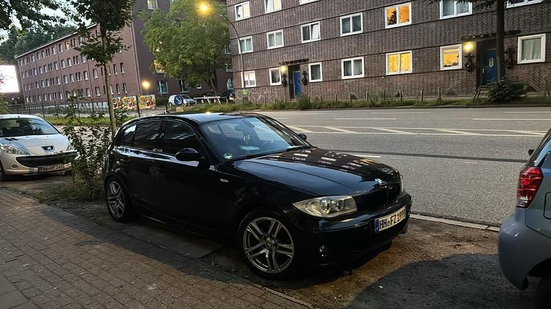 Silber Gebraucht 2005 BMW 118 Kleinwagen | 3.500 € (Etwas zu teuer) - Bild 1/4