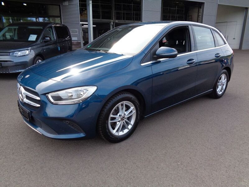 Blau Gebraucht 2019 Mercedes B180 Van / Kleinbus | 17.700 € (Fairer Preis) - Bild 1/4