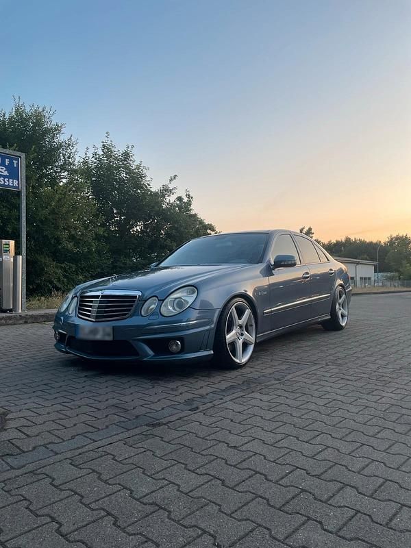 Gebraucht Mercedes E500 AMG 306 PS (225 kW) 2002 Blau Limousine