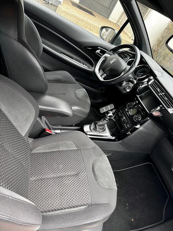 Gebraucht Citroën DS3 156 PS (114 kW) 2013 Braun Kleinwagen