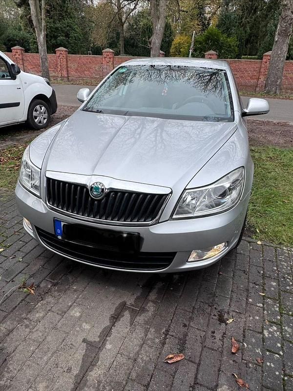 Silber Gebraucht 2011 Skoda Octavia Classic Limousine | 4.890 € (Superpreis) - Bild 1/4