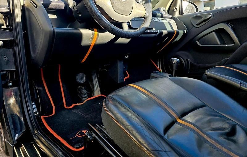 Gebraucht Smart ForTwo Cabrio 71 PS (52 kW) 2011 Schwarz Cabrio