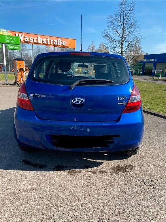 Gebraucht Hyundai i20 Edition+ 77 PS (56 kW) 2011 Blau Kleinwagen