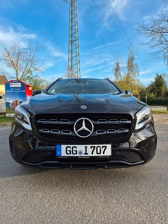 Gebraucht Mercedes GLA220 Edition 184 PS (135 kW) 2019 Schwarz SUV