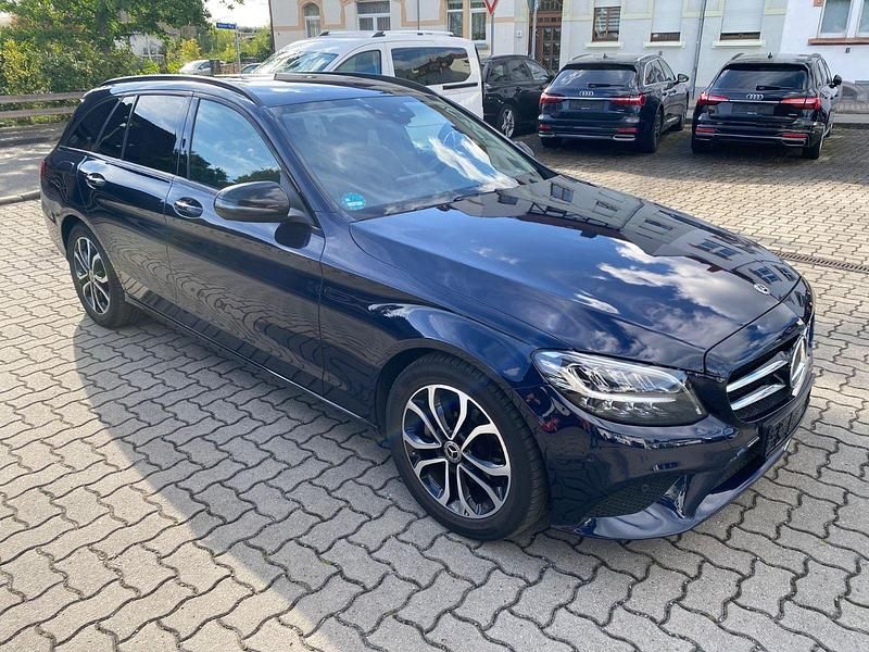 Blau Gebraucht 2021 Mercedes C220 Avantgarde Kombi | 16.990 € (Superpreis) - Bild 1/4