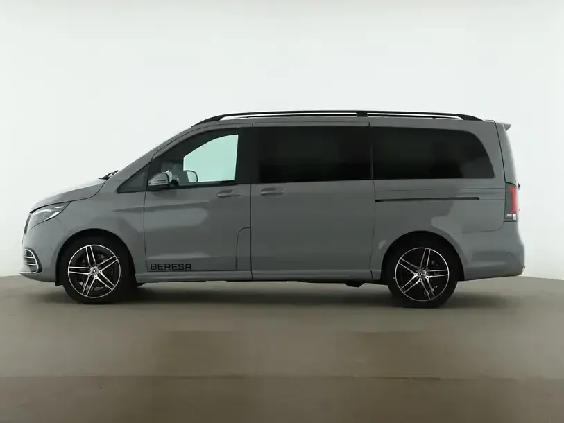 Gebraucht Mercedes V250 Style 190 PS (139 kW) 2026 Grau Van / Kleinbus