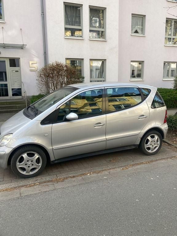 Gebraucht Mercedes A160 Elegance 102 PS (75 kW) 2003 Silber Van / Kleinbus