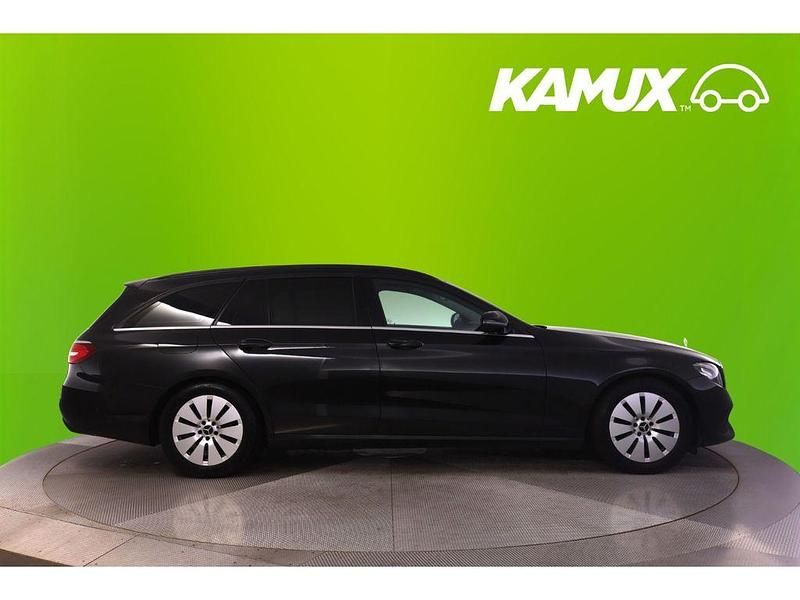 Gebraucht Mercedes E220 Avantgarde 194 PS (142 kW) 2020 Schwarz Limousine