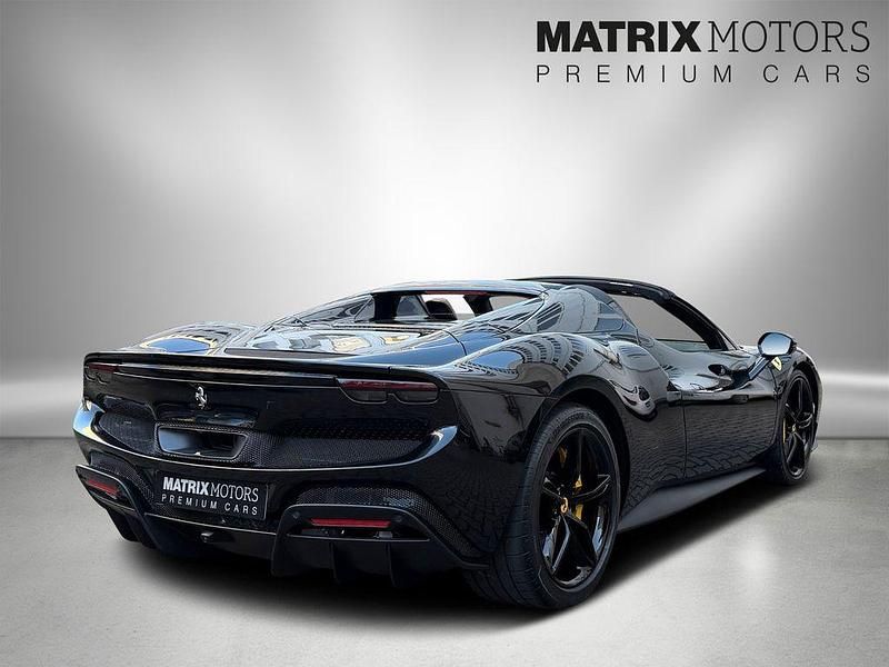 Gebraucht Ferrari 296 829 PS (609 kW) 2025 Schwarz Cabrio