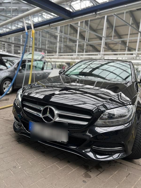 Schwarz Gebraucht 2014 Mercedes C180 Limousine | 17.000 € (Etwas zu teuer) - Bild 1/4