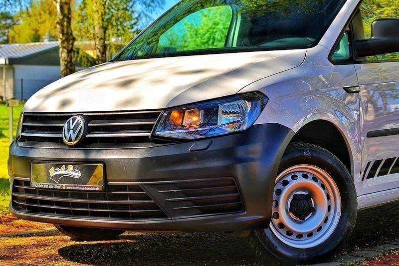 Second-hand VW Caddy 102 CP (75 kW) 2016 Alb Monovolum