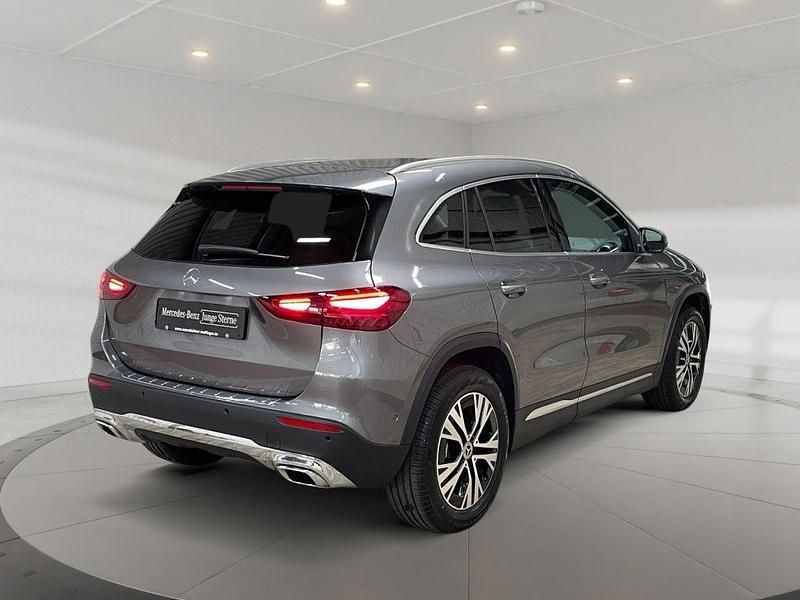 Gebraucht Mercedes GLA220 Progressive 190 PS (139 kW) 2024 Mountaingrau metallic SUV