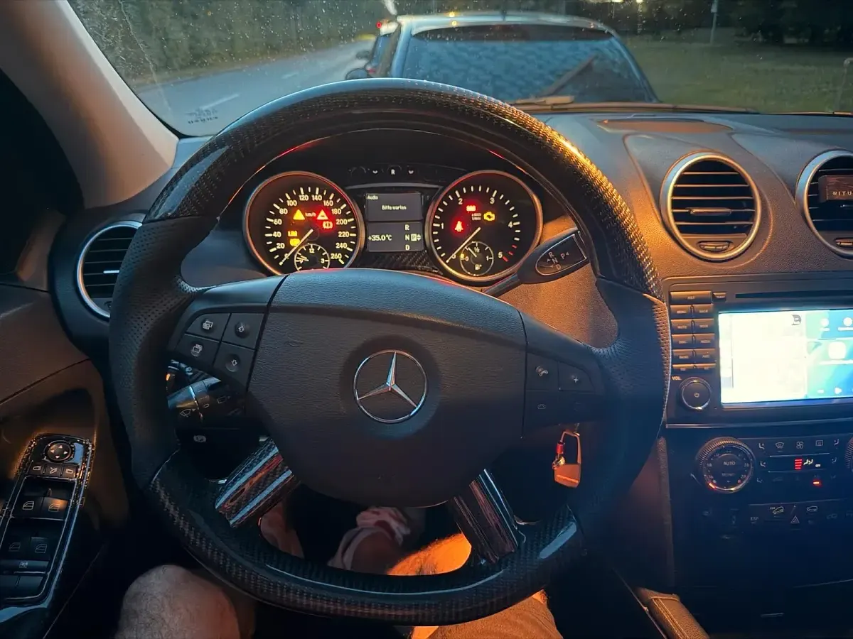 Gebraucht Mercedes ML320 224 PS (164 kW) 2006 Silber SUV