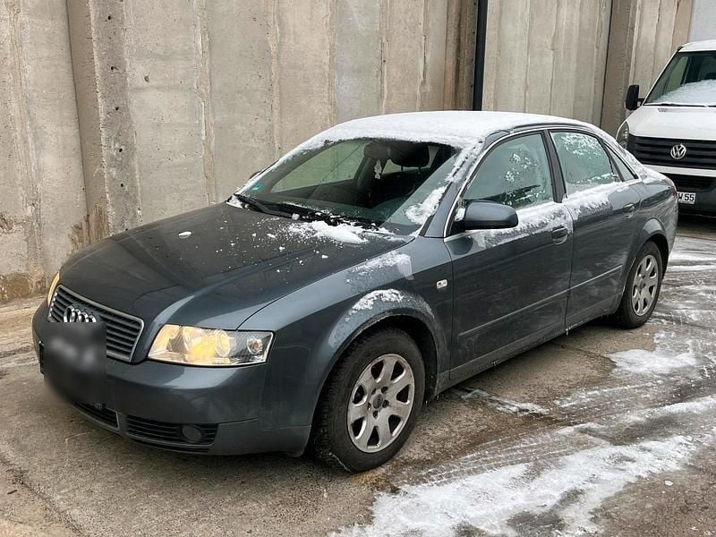Silber Gebraucht 2002 Audi A4 Limousine | 800 € (Superpreis) - Bild 1/4
