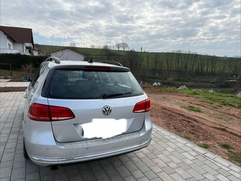 Gebraucht VW Passat Trendline 122 PS (89 kW) 2012 Silber Kombi