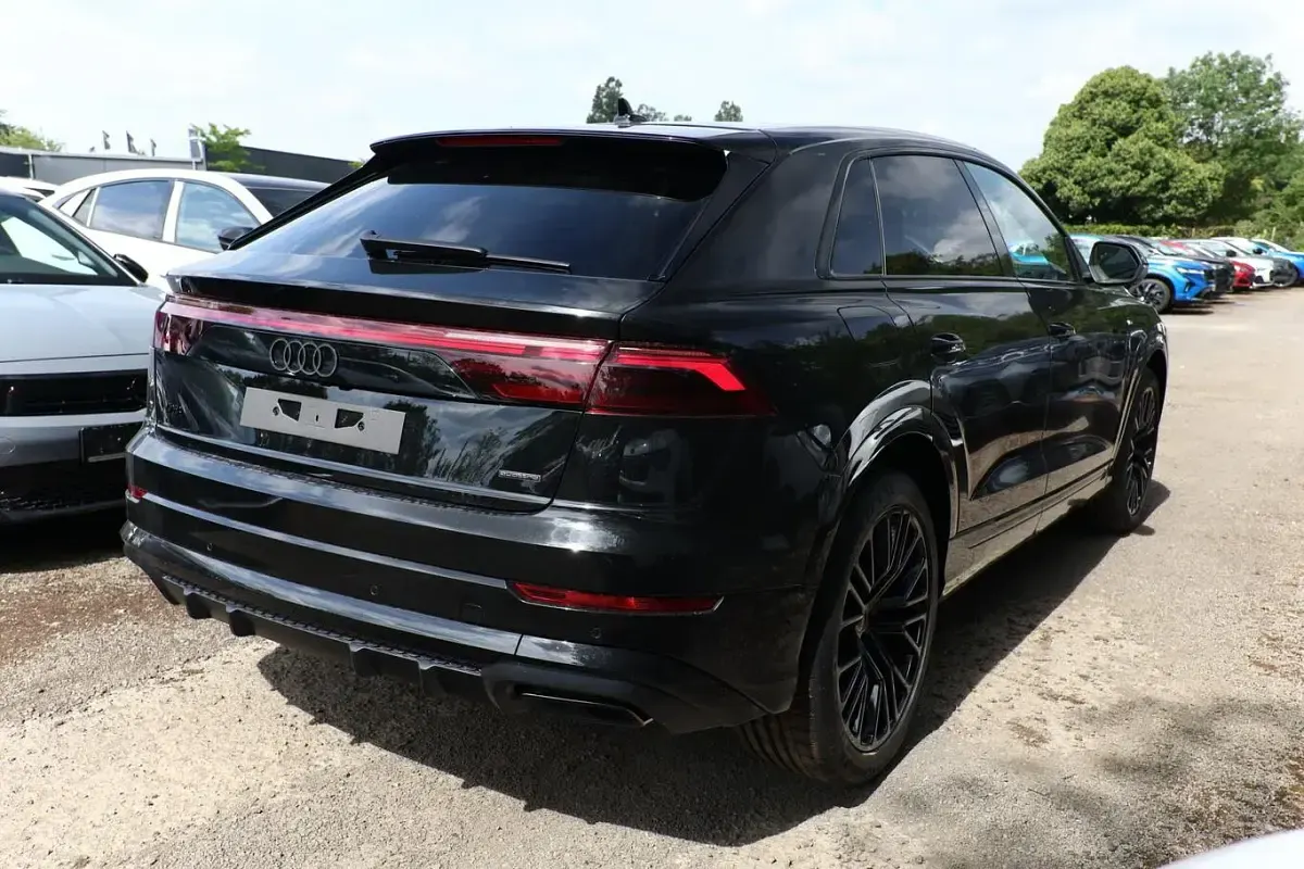 Neu Audi Q8 Design 286 PS (210 kW) 2026 Mythosschwarz metallic SUV
