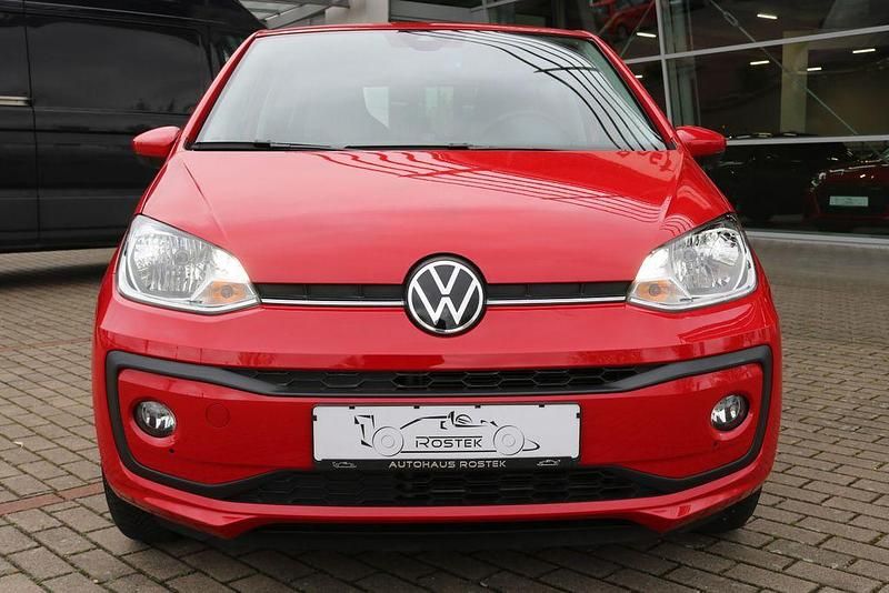 Second-hand VW up! 65 CP (47 kW) 2023 Roșu Hatchback