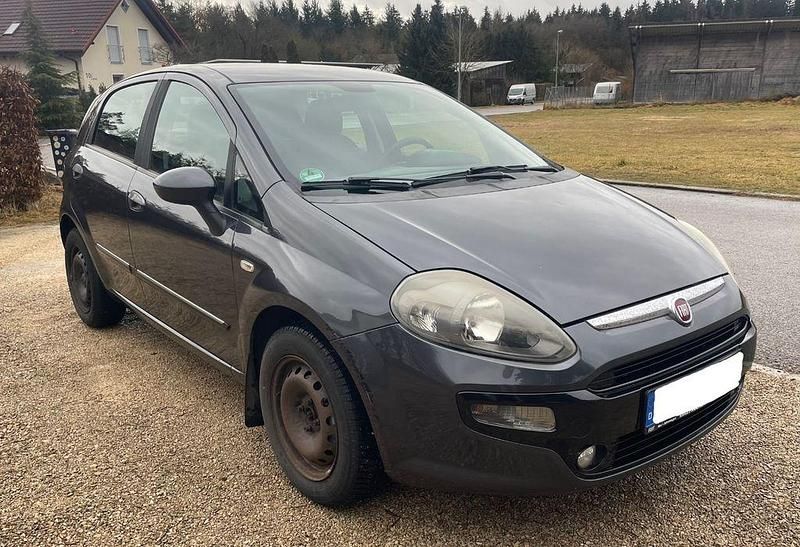 Gebraucht Fiat Punto 77 PS (56 kW) 2011 Schwarz Kleinwagen