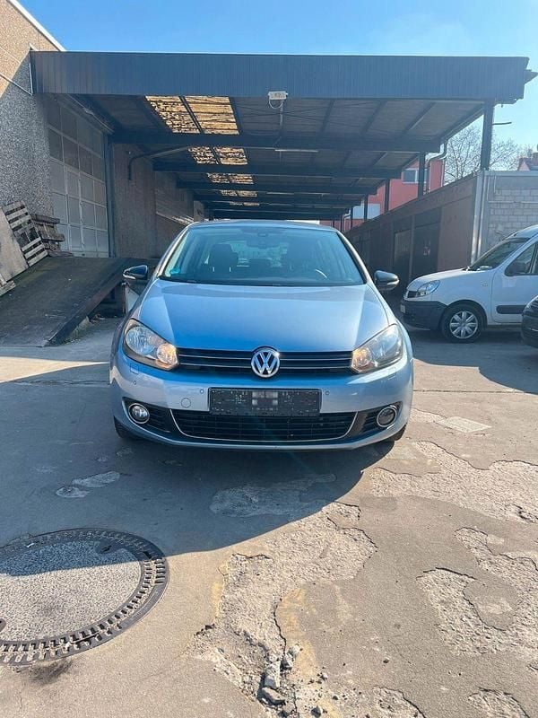 Gebraucht VW Golf VI Style 122 PS (89 kW) 2011 Blau Kleinwagen