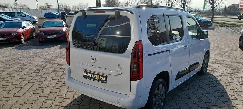 Gebraucht Opel Combo Life 131 PS (96 kW) 2024 Weiß Van / Kleinbus