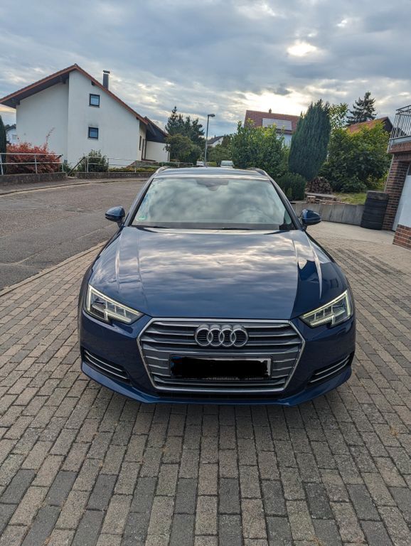 Gebraucht Audi A4 Ambiente 190 PS (139 kW) 2016 Blau Kombi
