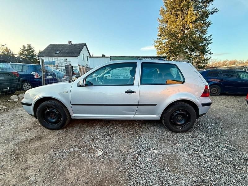 Gebraucht VW Golf IV 101 PS (74 kW) 2000 Silber Kleinwagen