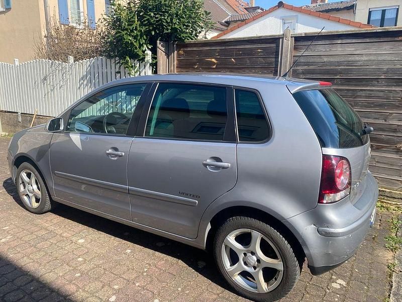 Gebraucht VW Polo Trendline 80 PS (58 kW) 2009 Silber Kleinwagen