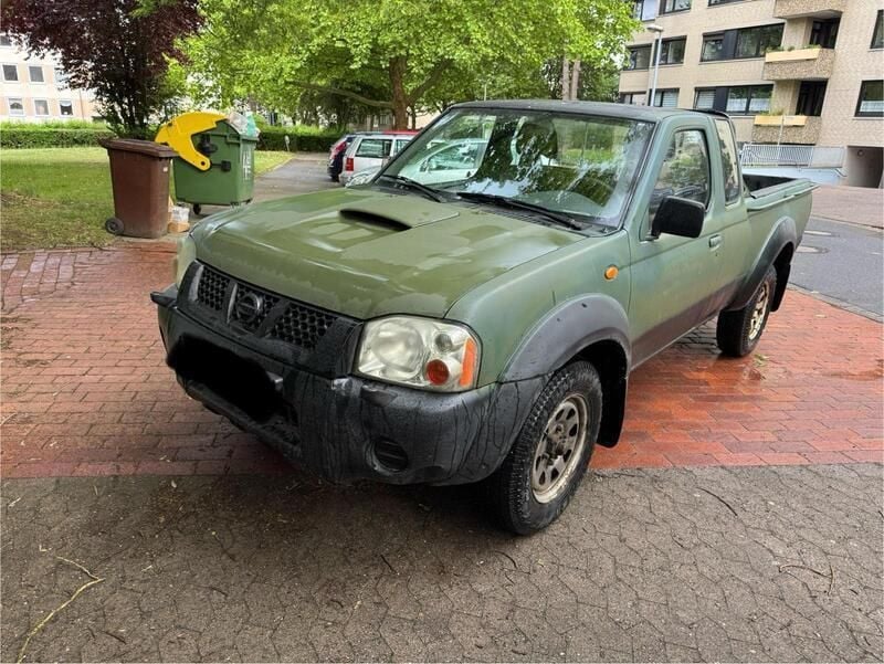 Grün Gebraucht 2006 Nissan Navara Abholung | 3.300 € - Bild 1/4
