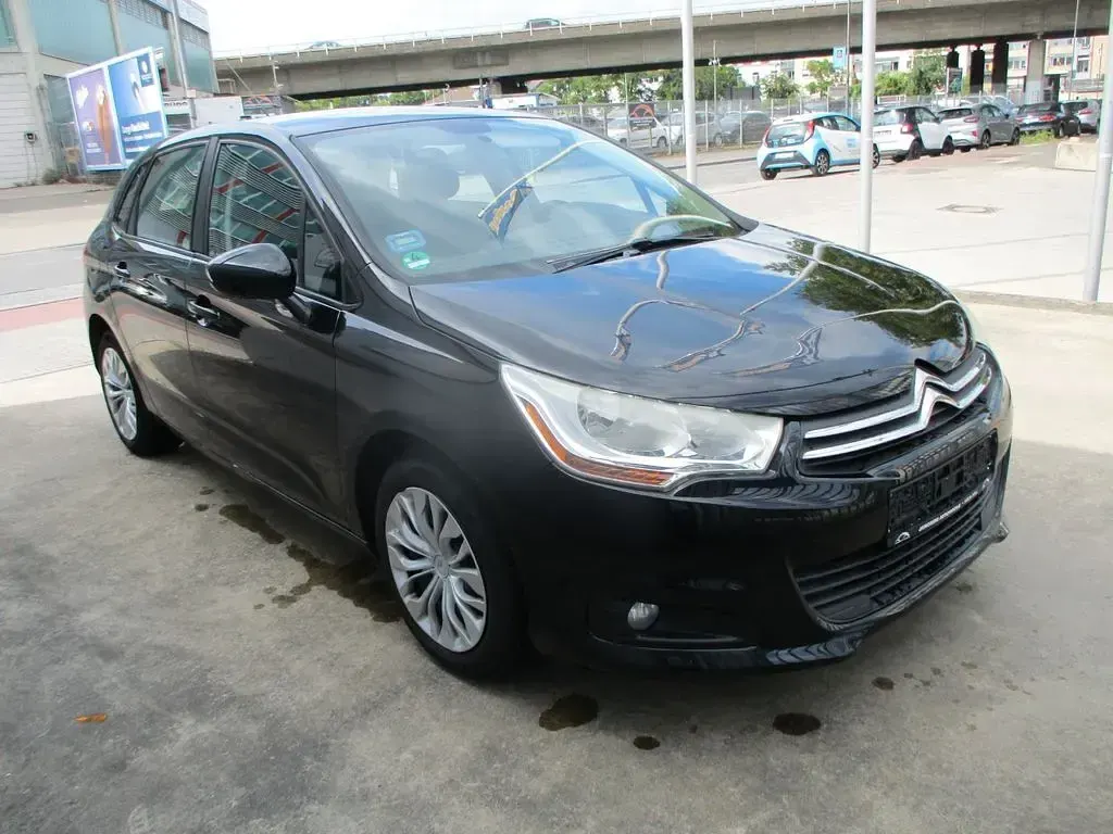 Gebraucht Citroën C4 Attraction 120 PS (88 kW) 2012 Schwarz Limousine