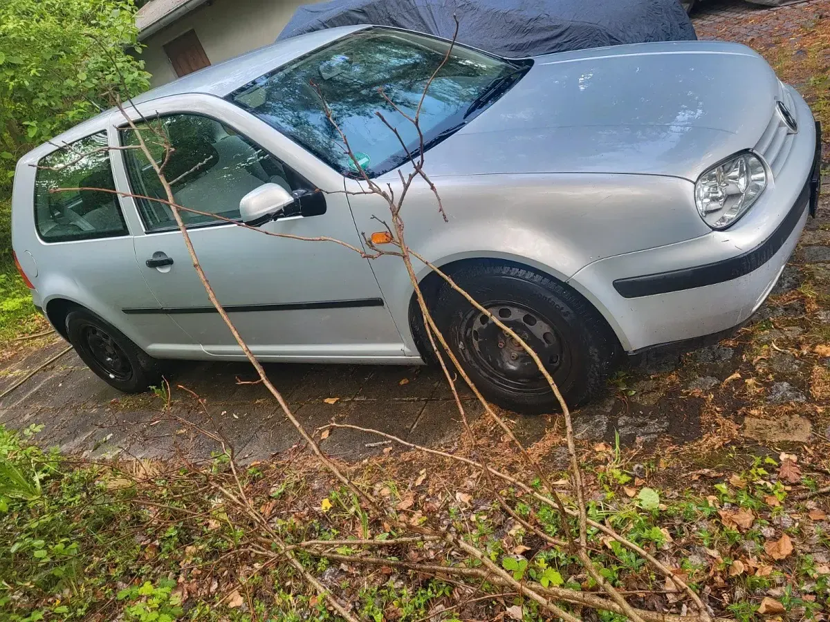 Używany VW Golf III 75 KM (55 kW) 1999 Srebrny Sedan/Limuzyna