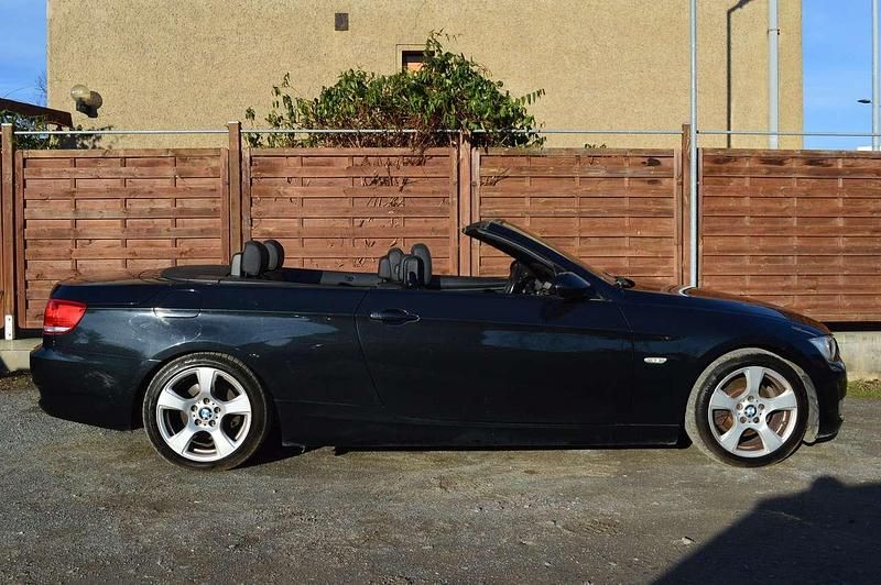 Gebraucht BMW 320 Cabriolet 177 PS (130 kW) 2009 Black sapphire metallic Cabrio
