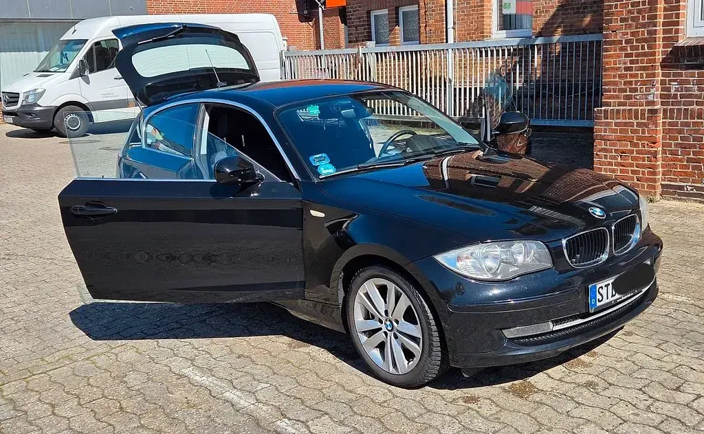 Gebraucht BMW 118 143 PS (105 kW) 2010 Schwarz Kleinwagen