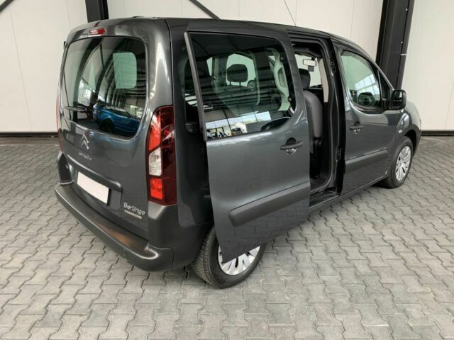 Gebraucht Citroën Berlingo Feel 75 PS (55 kW) 2016 Grau metallic Van / Kleinbus