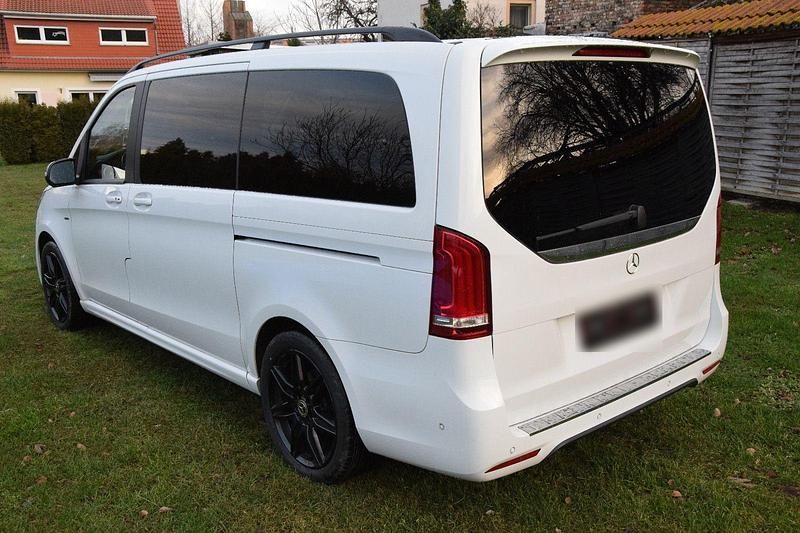 Gebraucht Mercedes V250 Avantgarde Edition 190 PS (139 kW) 2019 Weiß Van / Kleinbus