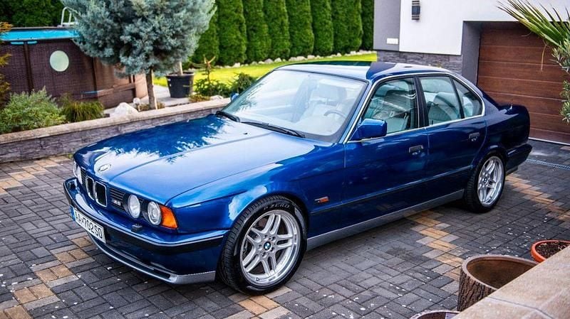 Blau Gebraucht 1992 BMW M5 Limousine | 53.999 € - Bild 1/4