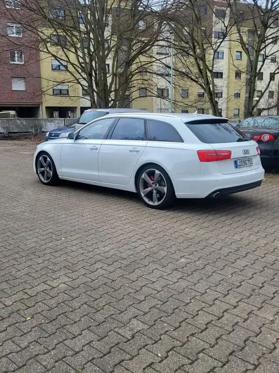Gebraucht Audi A6 Sport 245 PS (180 kW) 2012 Weiß Kombi