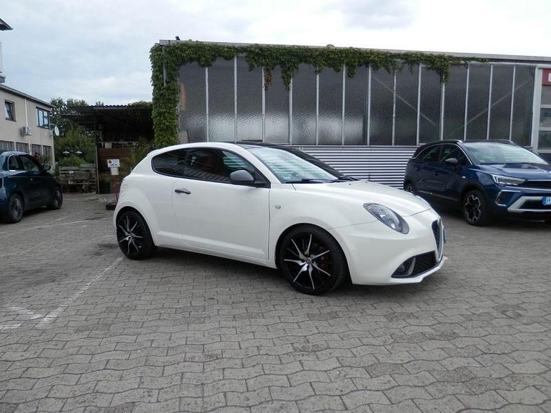 Weiß Gebraucht 2017 Alfa Romeo MiTo Super Kleinwagen | 12.590 € (Etwas zu teuer) - Bild 1/4