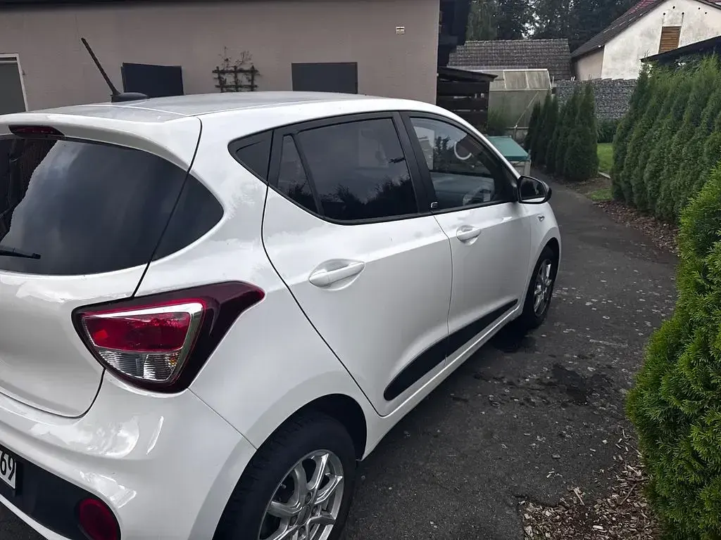 Gebraucht Hyundai i10 Style 87 PS (63 kW) 2018 Weiß Kleinwagen