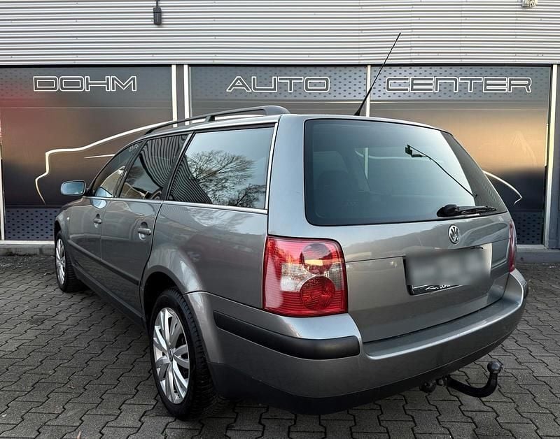 Second-hand VW Passat 101 CP (74 kW) 2003 Gri Break