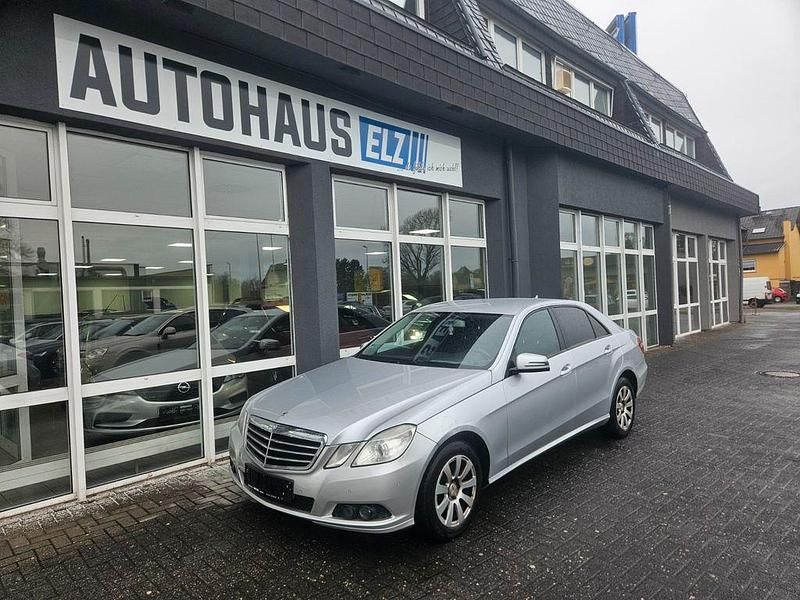 Gebraucht Mercedes E200 136 PS (100 kW) 2010 Silber Limousine