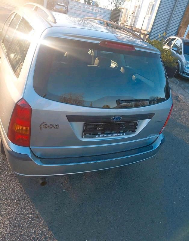 Gebraucht Ford Focus 115 PS (84 kW) 2005 Silber Kombi