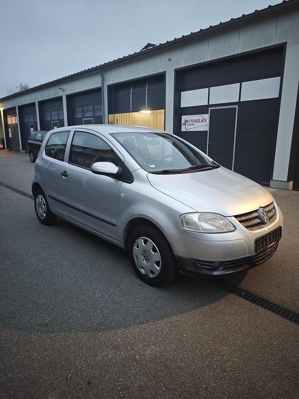 Second-hand VW Fox 54 CP (39 kW) 2007 Argintiu Hatchback