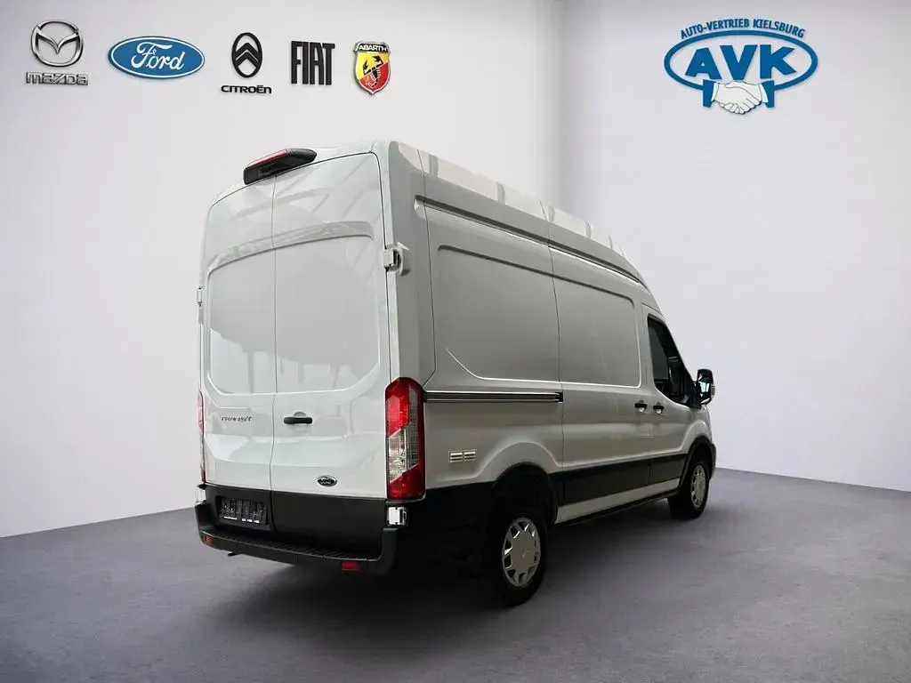 Second-hand Ford Transit Trend 131 CP (96 kW) 2023 Alb Monovolum